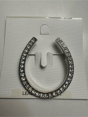 New Horseshoe brooch silver tone